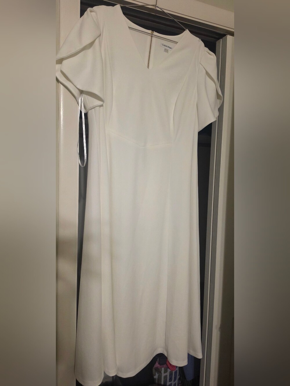 Calvin Klein White V‑Neck Maxi Dress with Puff Sleeves Plus Size
